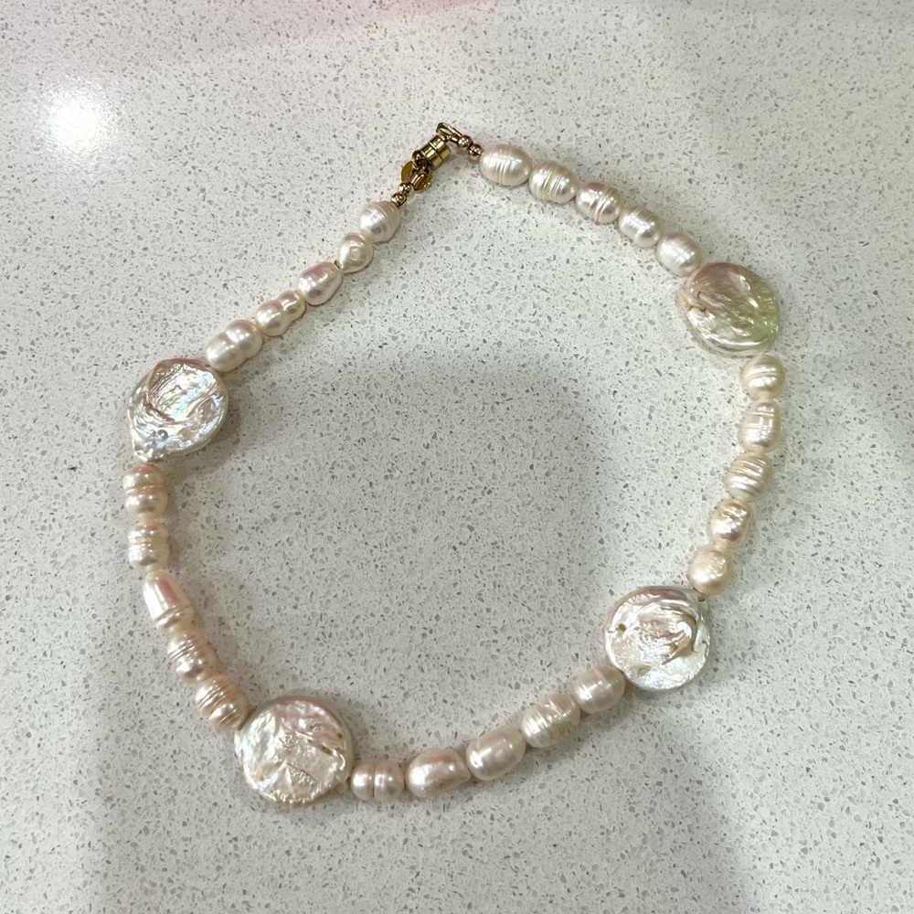 Pearl Bracelet with Coin Accents - White Pearlescent
